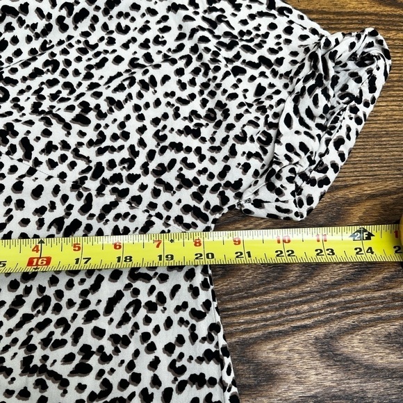 H&M Short Sleeve Dress Animal Print EUC - Picture 4 of 8